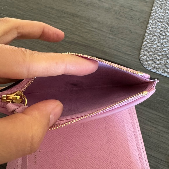 Louis Vuitton Victorine Wallet - Picture 5 of 5